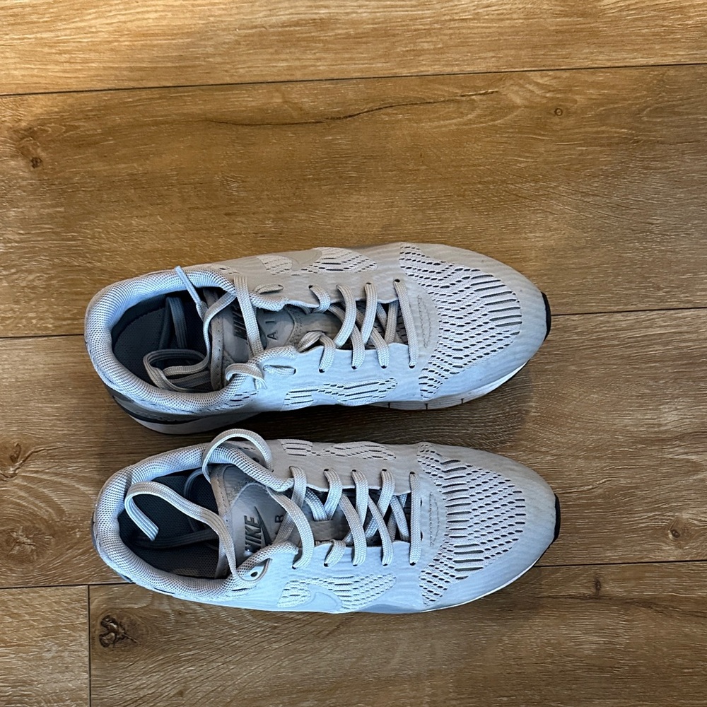Nike Light Gray Athletic Shoes